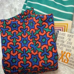 LuLaRoe Vibrant Star Pattern Leggings